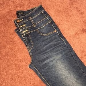 High waisted jeans